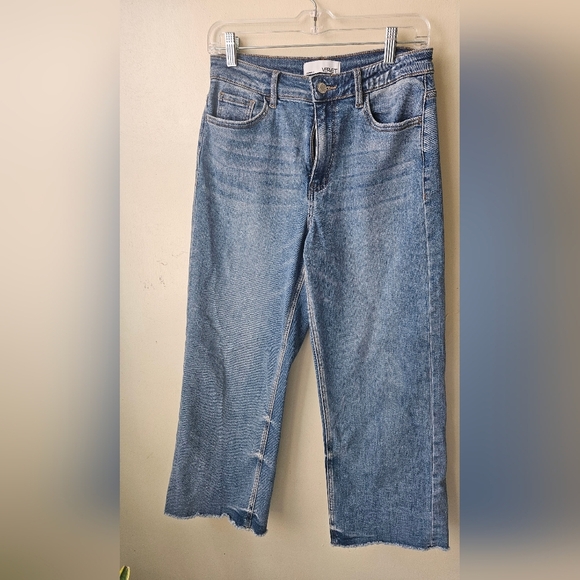 Vervet ,Cropped Blue  Jeans with Straight-Leg Cut - Picture 1 of 4